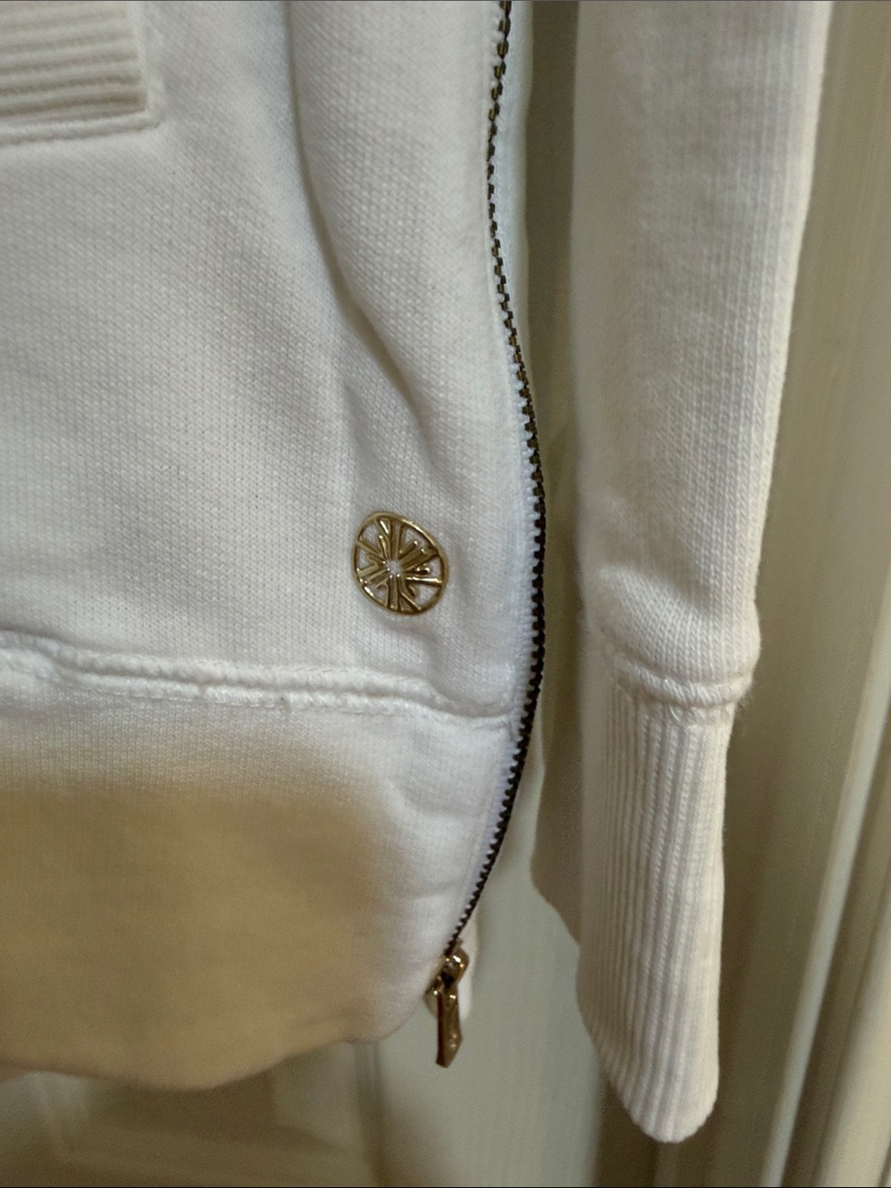 Lilly Pulitzer White Crewneck Sweatshirt - Picture 2 of 4